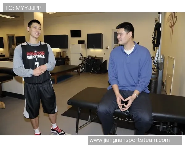 书豪香港企业峰会之旅与蔡老板姚明相聚并畅游迪士尼乐园 书豪香港企业峰会之旅与蔡老板姚明相聚并畅游迪士尼乐园