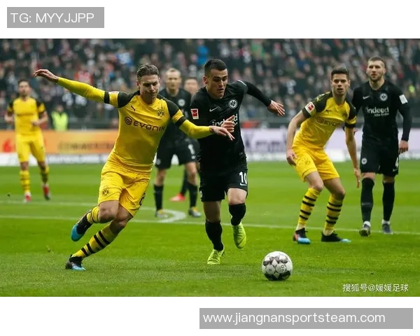 多特蒙德半场领先弗赖堡本塞拜尼进球丘库埃梅卡射门中柱